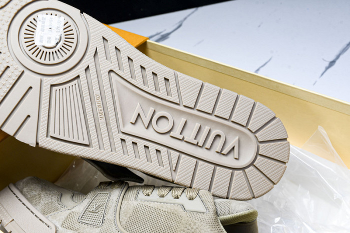 LOU1VTON SNEAKER