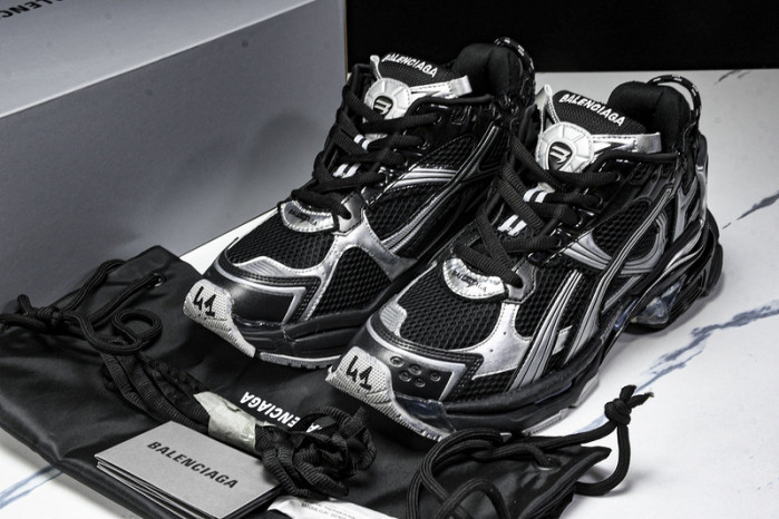 BLCG RUNNER SNEAKER