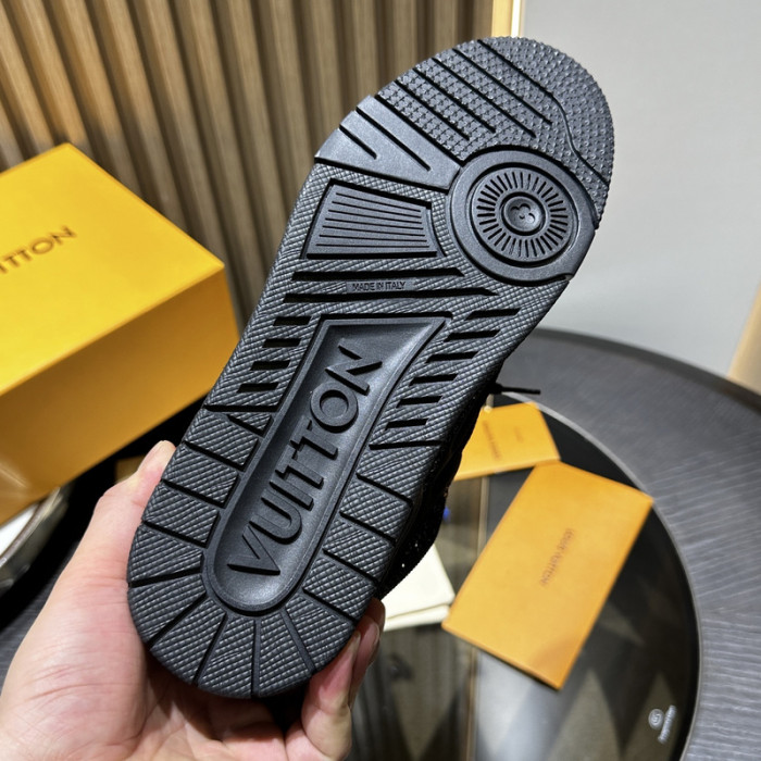 LOU1VTON SNEAKER