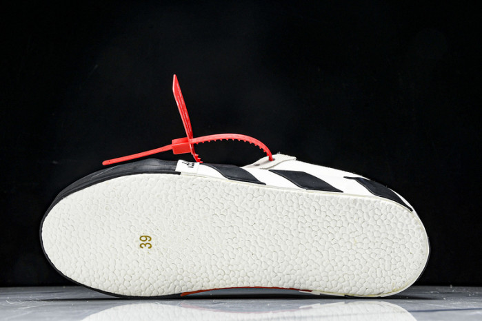 OFF-WHITE Canvas Sneaker