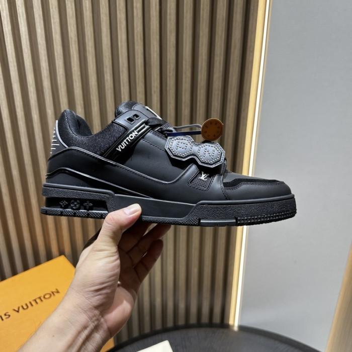 LOU1VTON SNEAKER