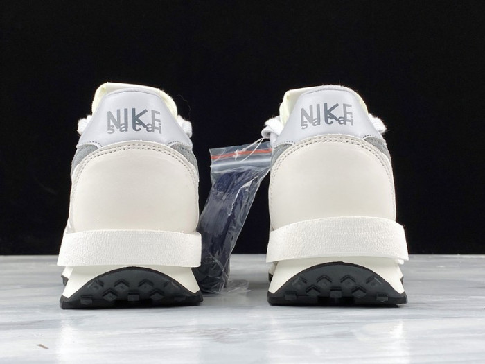 nike ld waffle sacai summit white - bv0073-100