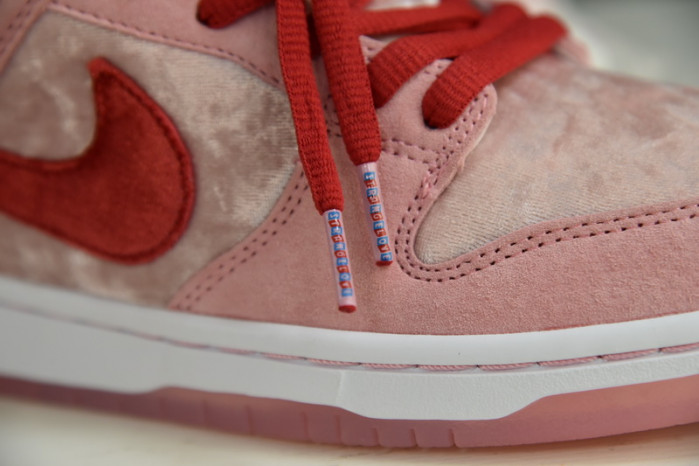 nike sb dunk low pro "strangelove" ct2552-800